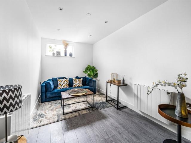 Studio for rent in Row Town, Surrey
