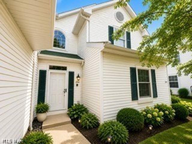 Condo for sale in North Olmsted, Ohio
