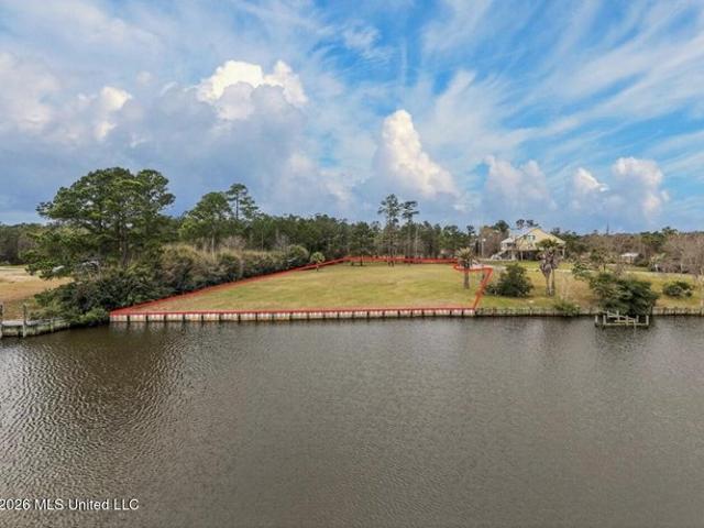 Land for sale in Diamondhead, Hancock County