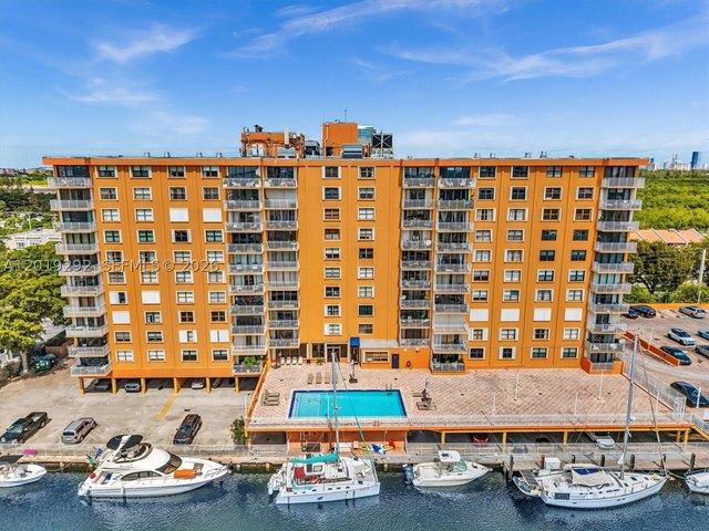 Condo for sale in North Miami, Miami-Dade County