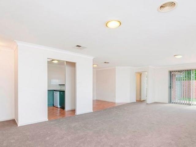 Townhouse for rent in Woden, Australian Capital Territory