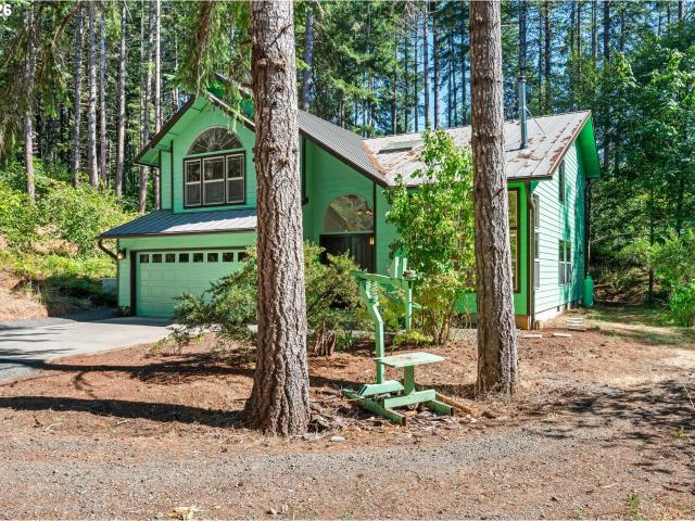 House for sale in Elmira, Lane County