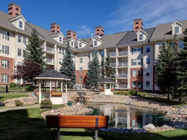 Condo for sale in Country Hills Village, Calgary