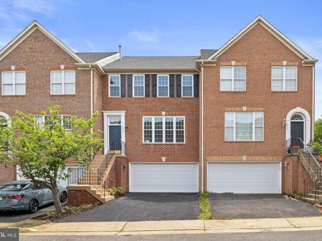 Townhouse for sale in Virginia