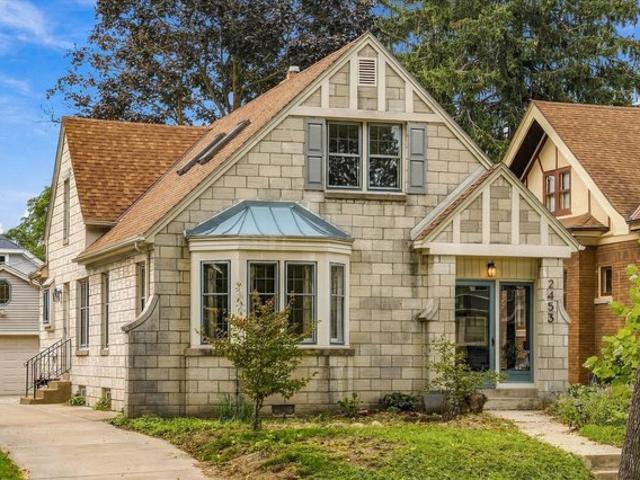 House for sale in Tosa East Towne, Wauwatosa