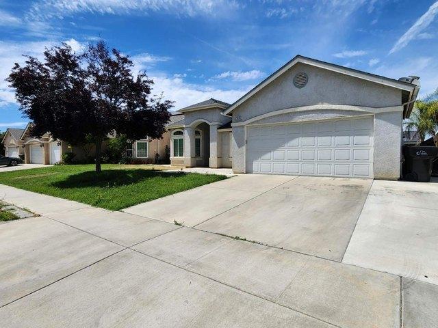 House for sale in Tulare, Tulare County
