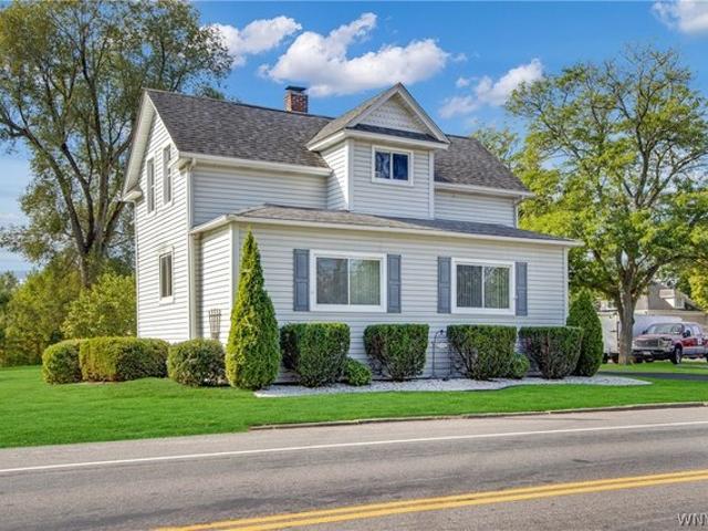 House for sale in Niagara, New York