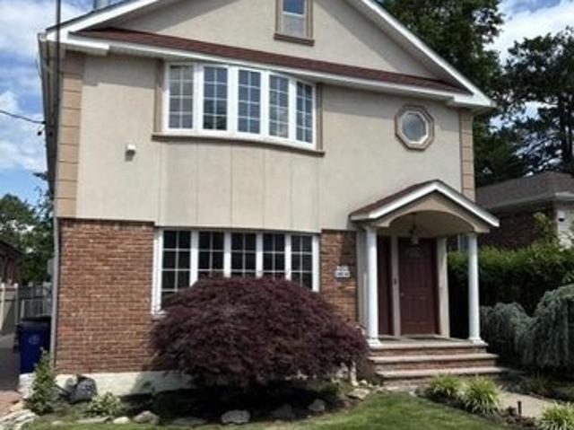 House for sale in Queens, Arverne