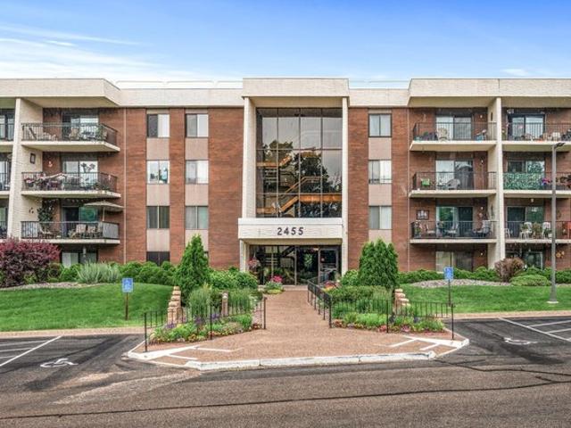 Condo for sale in Maplewood, Ramsey County