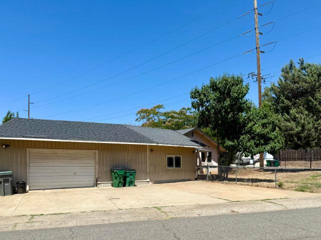 House for sale in Shasta, California