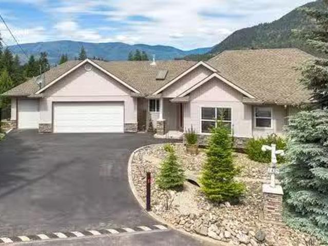 House for sale in Blind Bay, British Columbia
