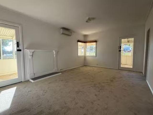 House for rent in Carisbrook, Victoria