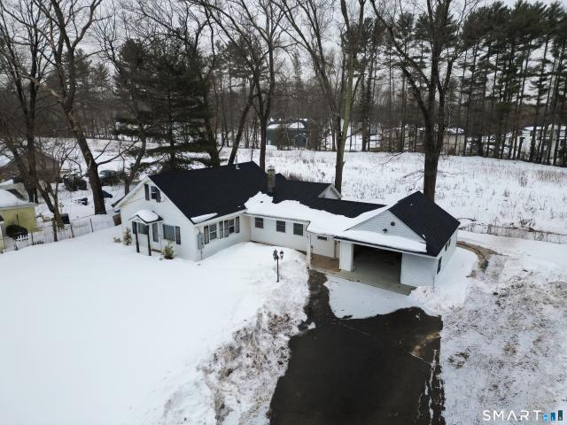 House for sale in Suffield, Connecticut