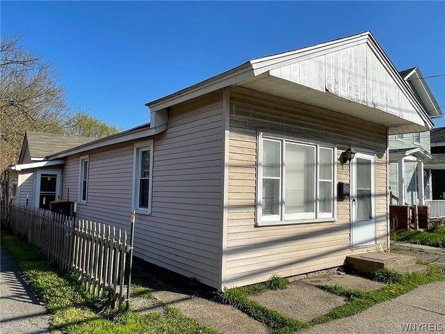 House for sale in Niagara, New York