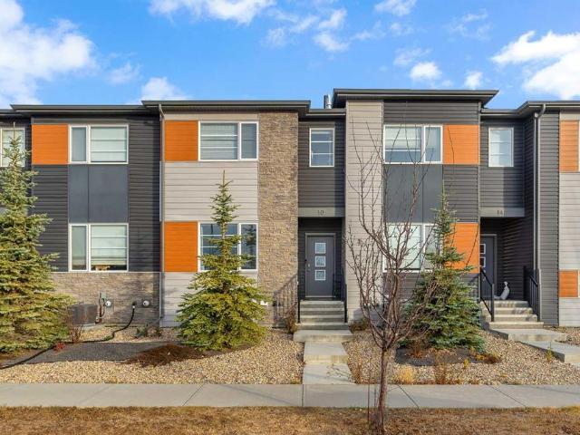 Townhouse for sale in Airdrie, Alberta