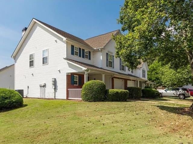 Townhouse for sale in Canton, Georgia