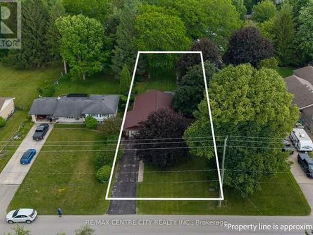 House for sale in Strathroy-caradoc, Ontario