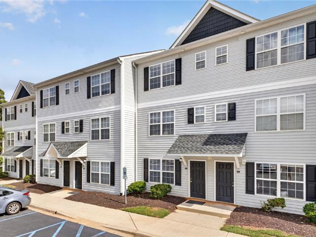 Townhouse for sale in Crosscreek, Central