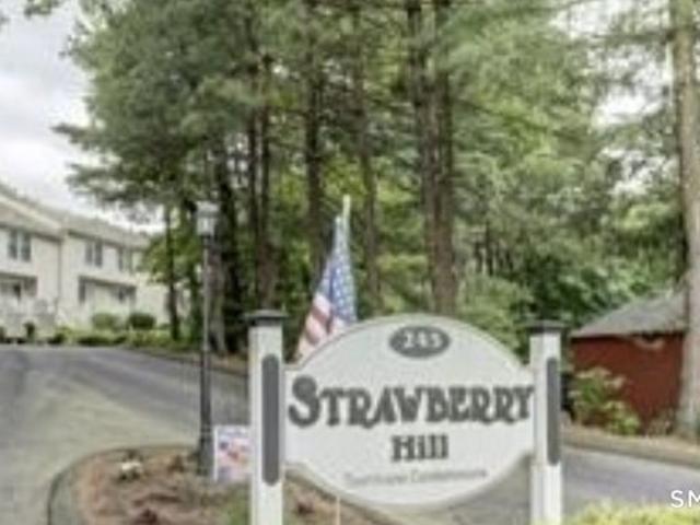 Townhouse for sale in Meriden, Connecticut