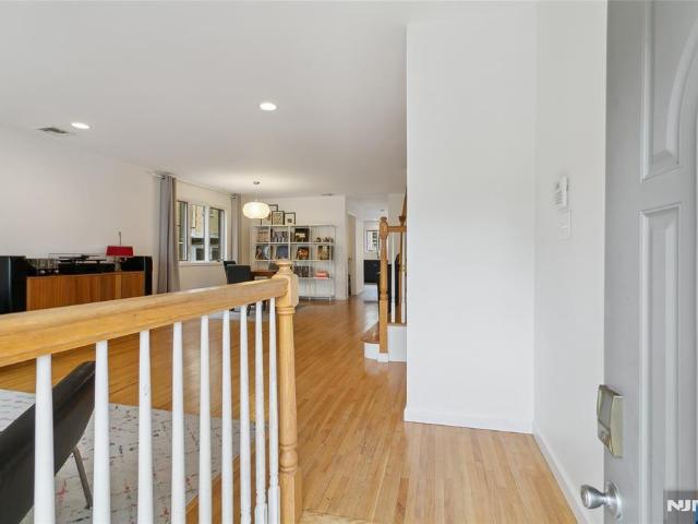 Townhouse for sale in Cliffside Park, New Jersey