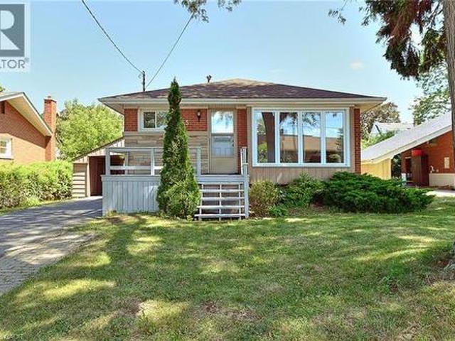 House for sale in Ancaster, Ontario