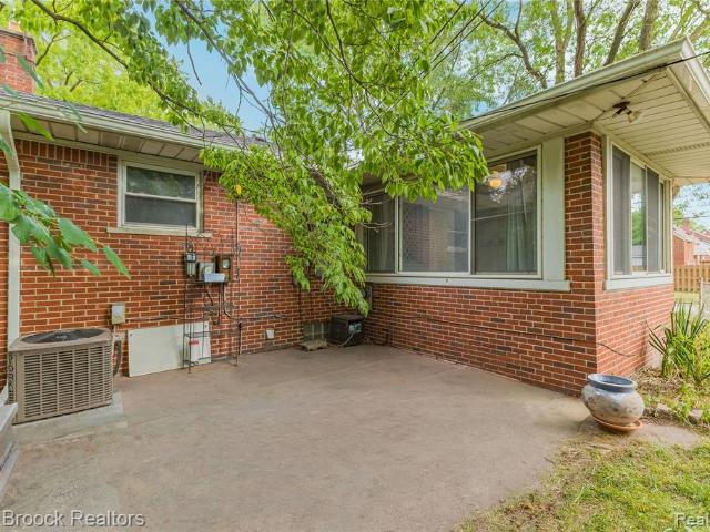 House for sale in Oak Park, Michigan