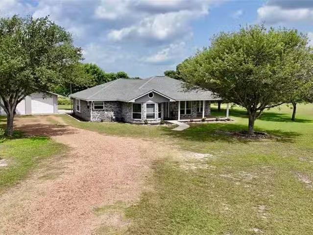 House for sale in Victoria