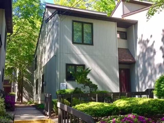 Condo for rent in Irvington