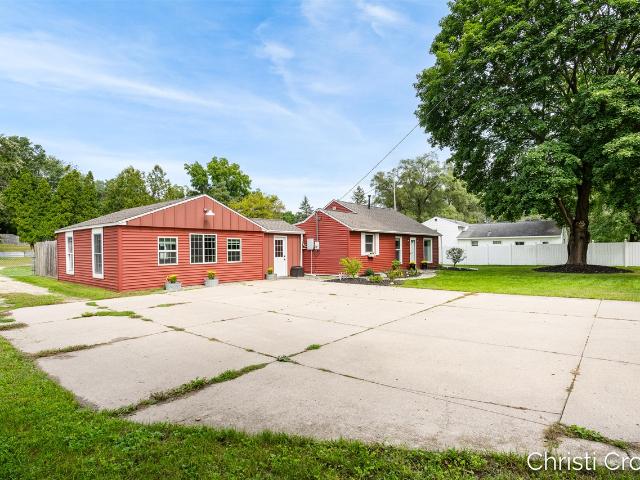 House for sale in Plainfield Charter Township, Belmont