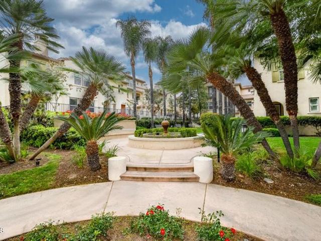 Townhouse for sale in Pasadena, California