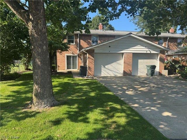 Condo for sale in North Olmsted, Ohio