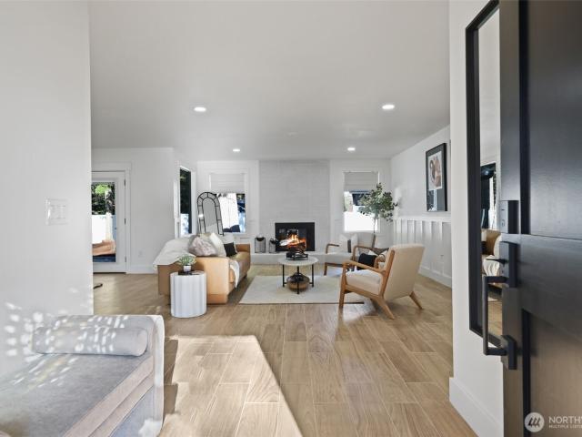 Condo for sale in Redmond