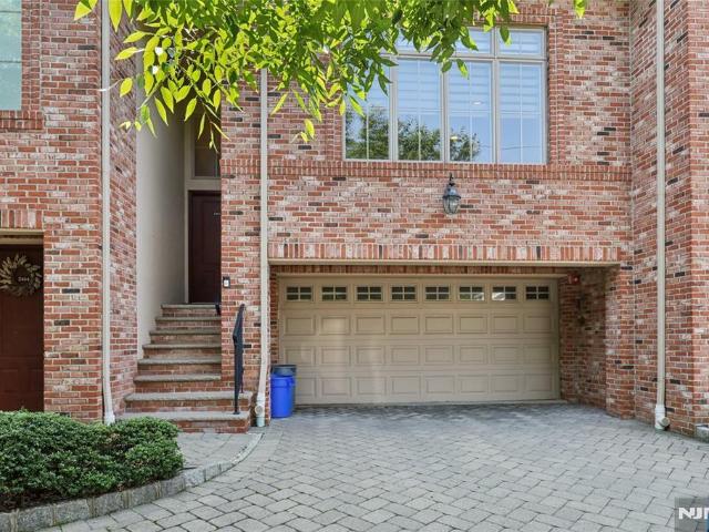 Townhouse for sale in Fort Lee, New Jersey