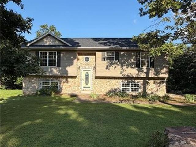 House for sale in Saint Robert, Missouri