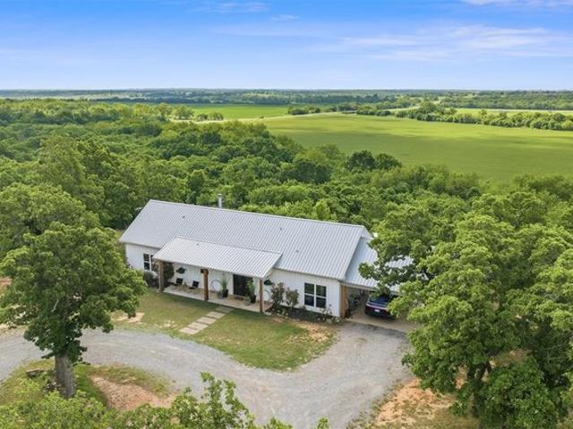 House for sale in Maysville, Oklahoma