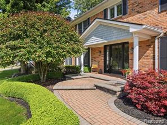 House for sale in Rochester Hills, Michigan