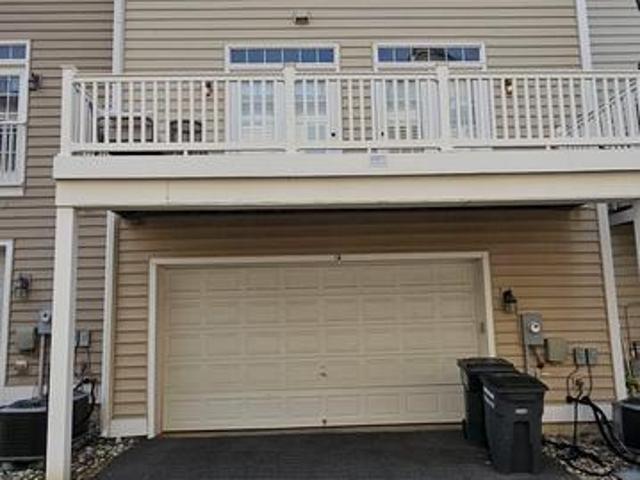 Townhouse for sale in Sterling