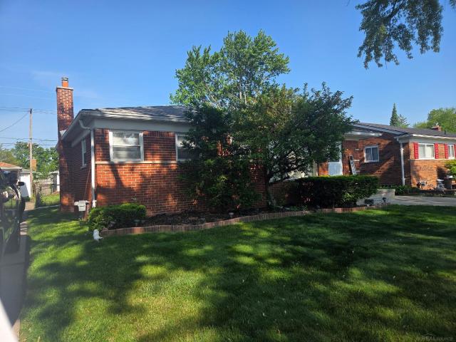 House for sale in Eastpointe, Michigan