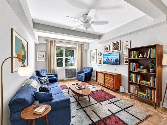 House for rent in The Bronx, Arverne