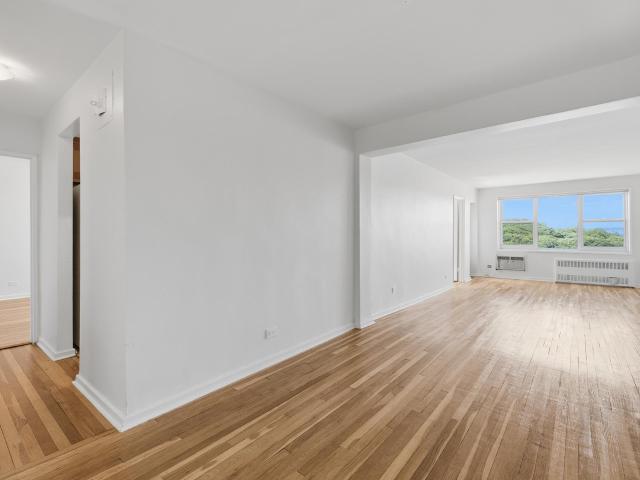 Property for sale in The Bronx, Arverne