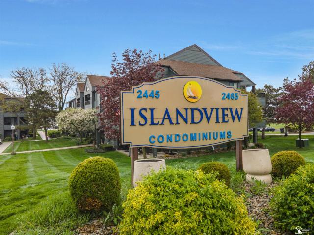 Condo for sale in Trenton, Michigan