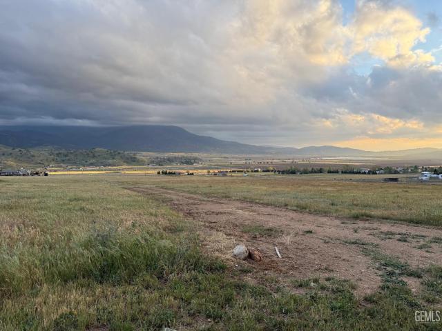 Land for sale in Tehachapi, California