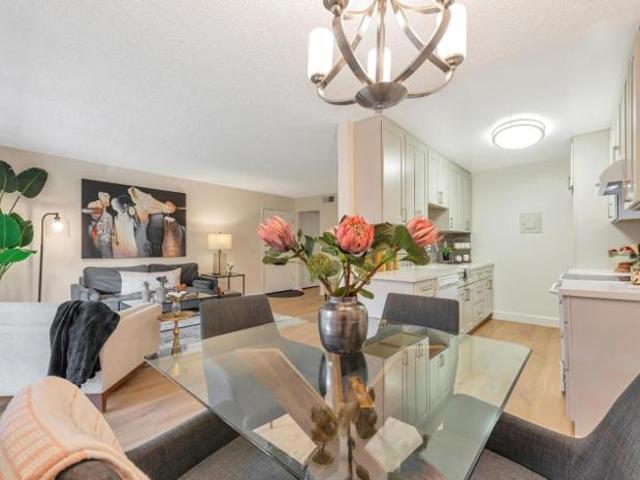 Condo for sale in Palo Alto, California