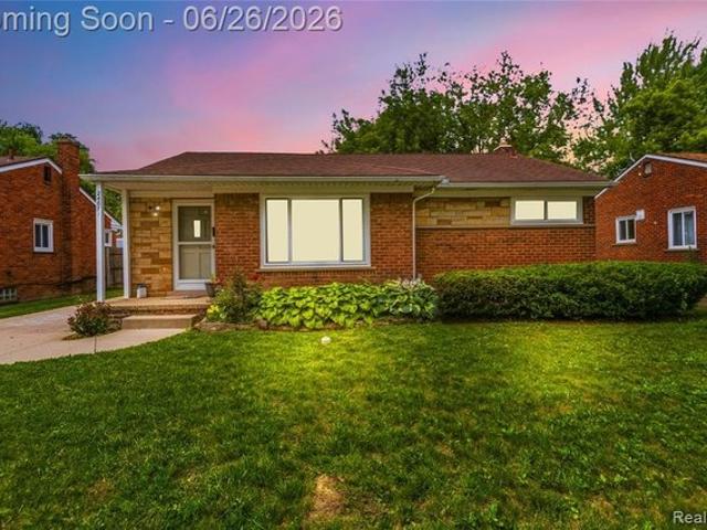 House for sale in Oak Park, Michigan