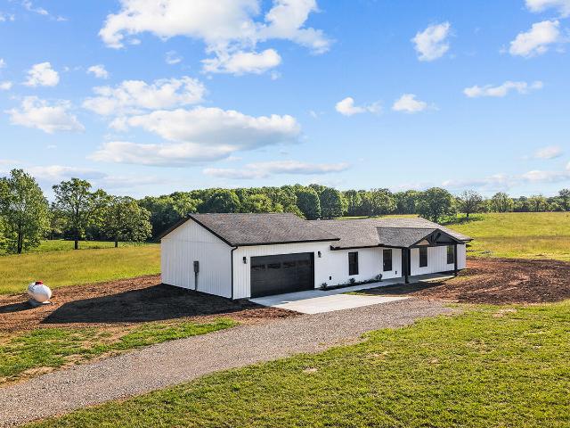 House for sale in Barry, Missouri