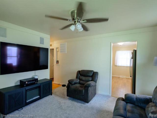 House for sale in Dearborn Heights