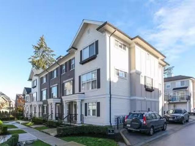 Condo for rent in Surrey, British Columbia