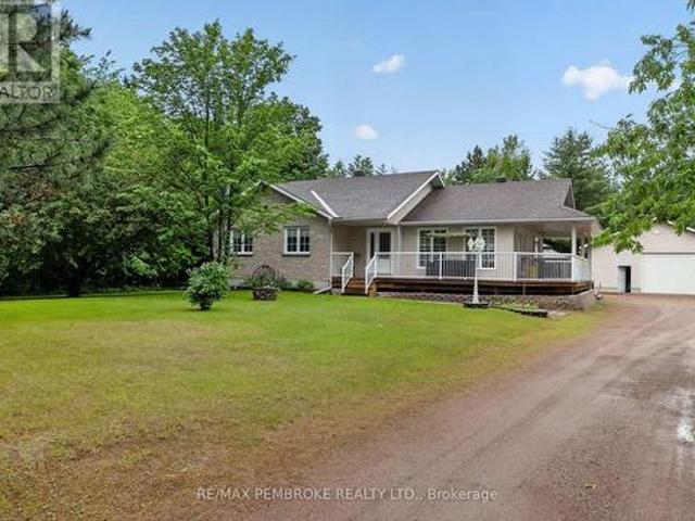 House for sale in Renfrew, Ontario