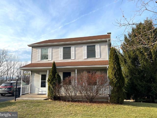 House for sale in Lemont, Pennsylvania
