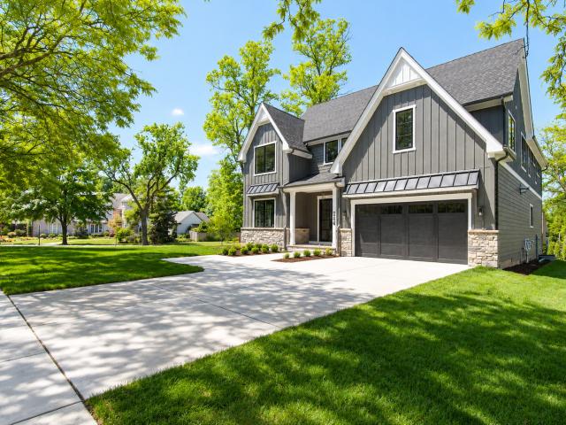 House for sale in Clarendon Hills, Illinois
